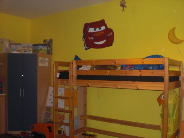 Kinderzimmer 'Calvin`s Traum in lila und Cars vereint'