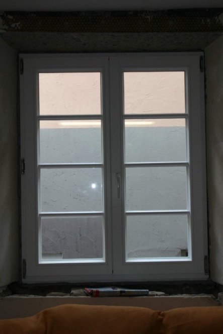 Wohnzimmer 'neue Fenster, ein paar von innen'