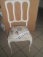 Den alten Stuhl habe ich gestrichen und neu gepolstert.
